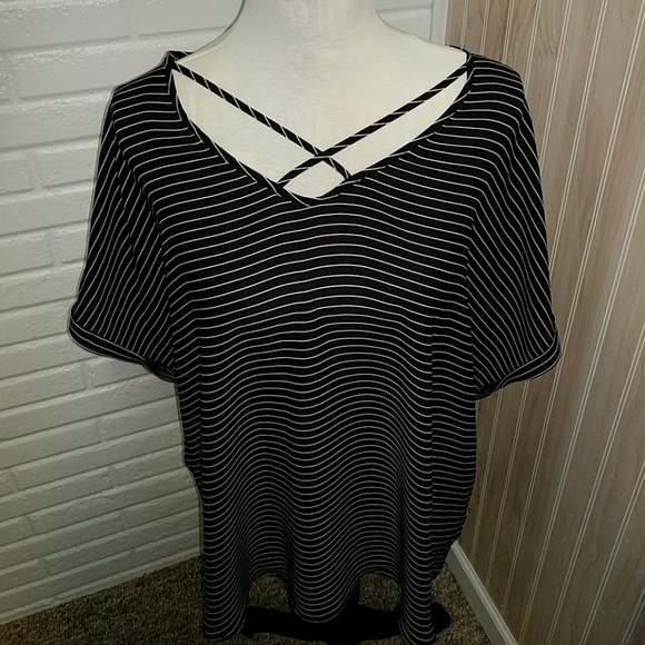 Maurice's, stripped top. XXL- NWT! - Picture 2 of 4